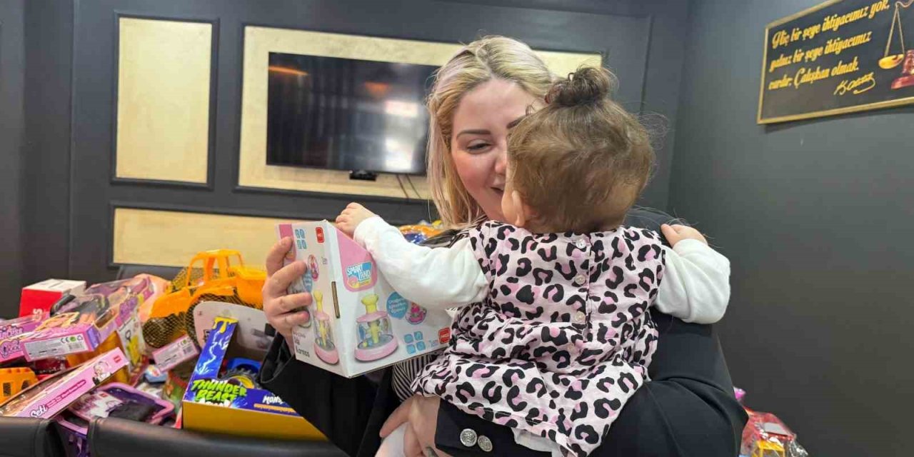 Mardin’de yüzlerce çocuğa oyuncak dağıtıldı