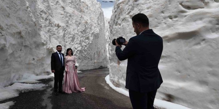 Gelin ve damat adayı kar tünelinde fotoğraf çekimi yaptı