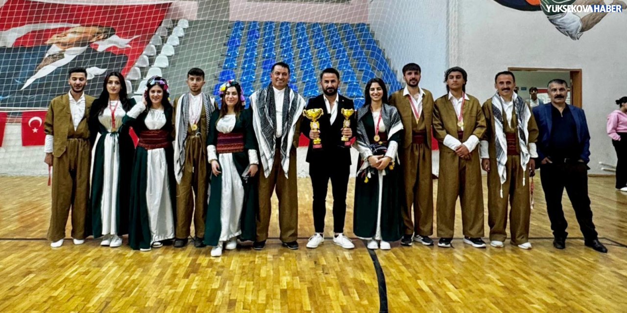 Yüksekova, Bingöl’de halk oyunlarında bölge birinciliği elde etti