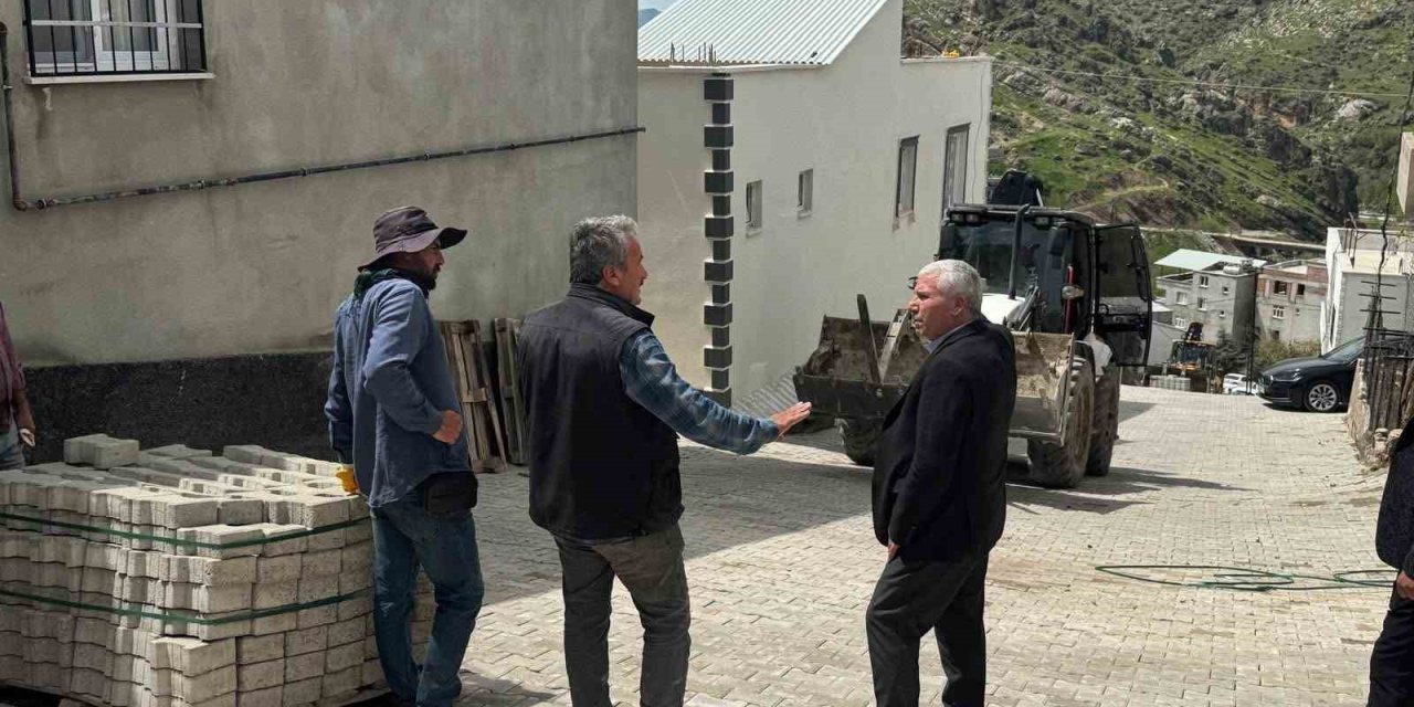 Çermik’te bozulan yolların yapımına başlandı