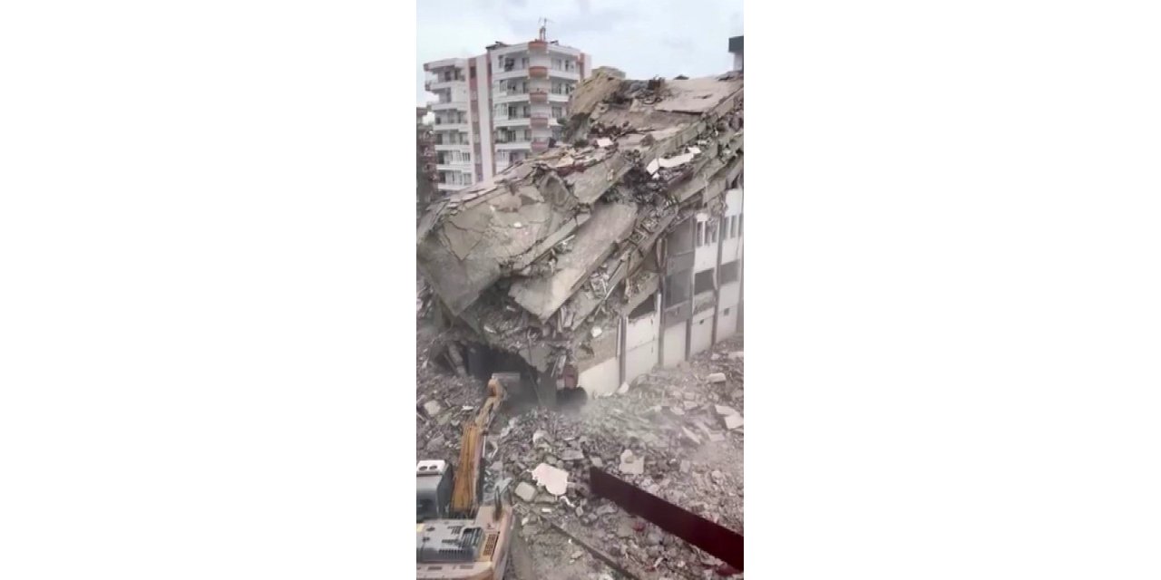 Diyarbakır’da ağır hasarlı binalar yıkılıyor