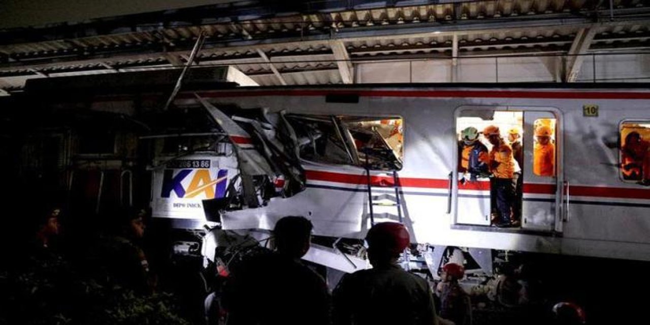 Endonezya'da tren kazası: 14 ölü, 84 yaralı