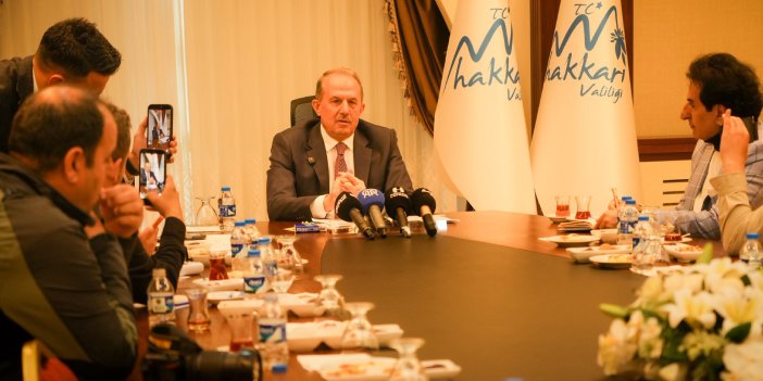 Vali Taşyapan: Panel köprüyle yolu kısa sürede açmayı hedefliyoruz