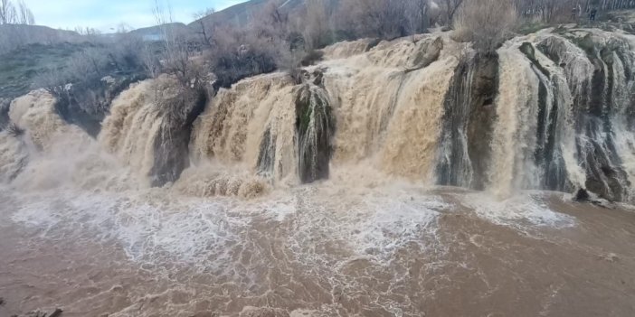 Karların eridi, Muradiye Şelalesi coştu