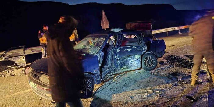 Van’da göçmenleri taşıyan otomobil kaza yaptı: 7 yaralı