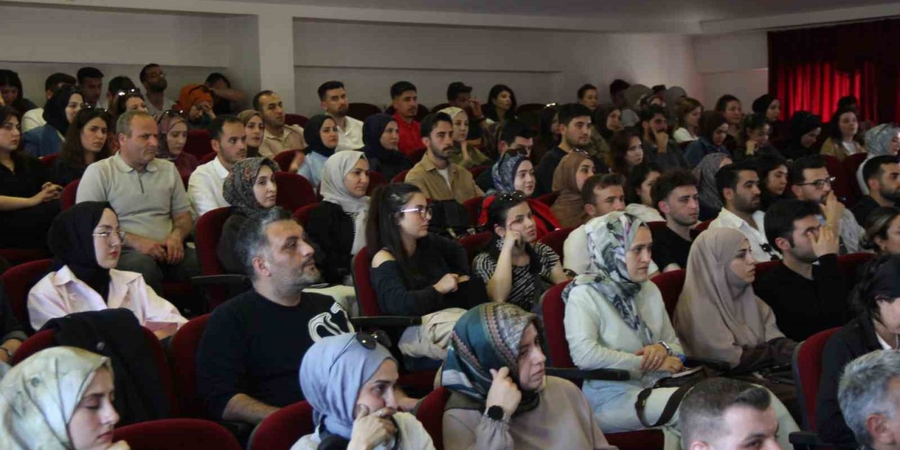 Şırnak'ta aday öğretmenlere farkındalık eğitimi verildi