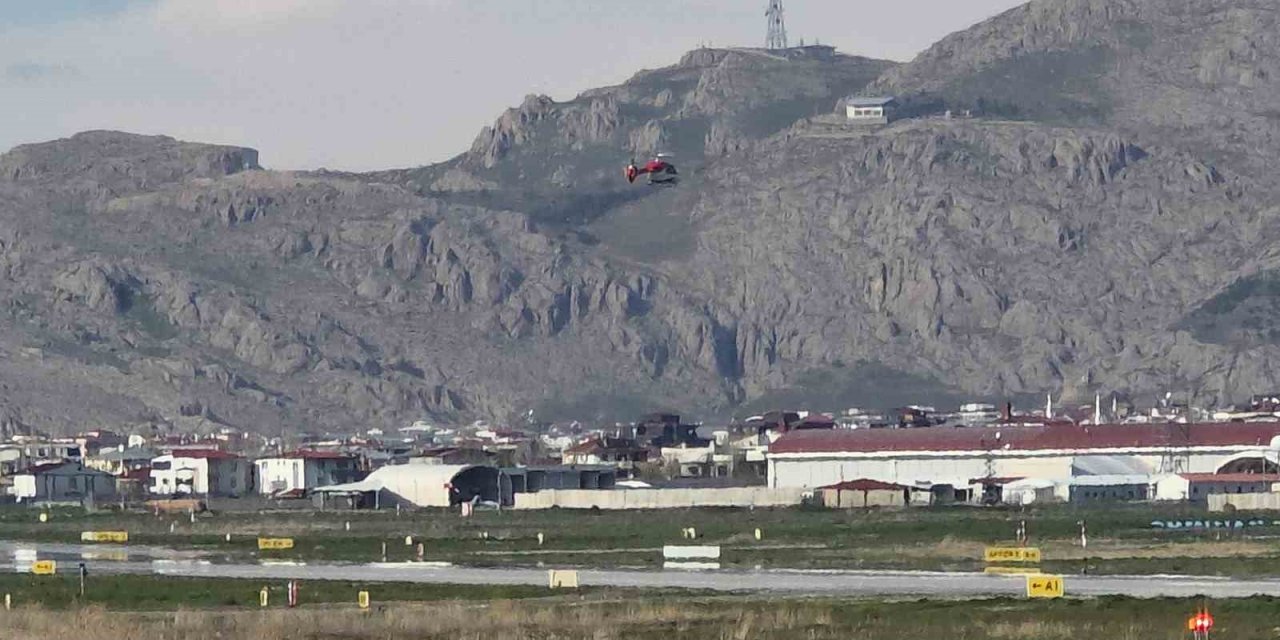 Yüksekova’dan Diyarbakır’a helikopterle hasta sevki