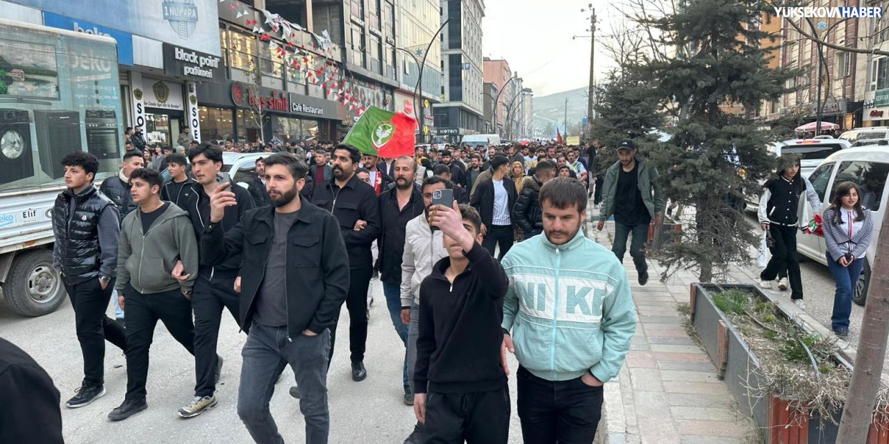 Yüksekova’da Amedspor sevinci sokaklara taştı