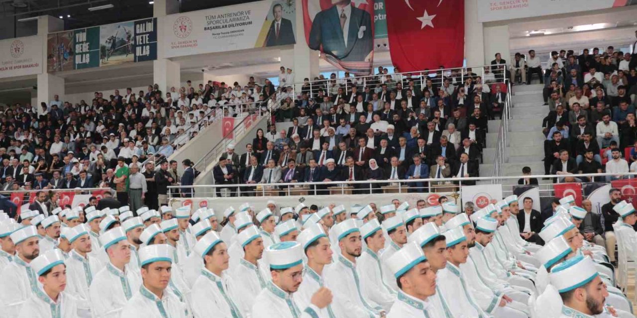 Şırnak'ın Cizre ilçesinde 335 hafız diplomalarını aldı