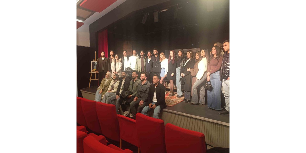 Van’da "Benden Sonra Ölüm Gelir" oyunu izleyiciyle buluştu