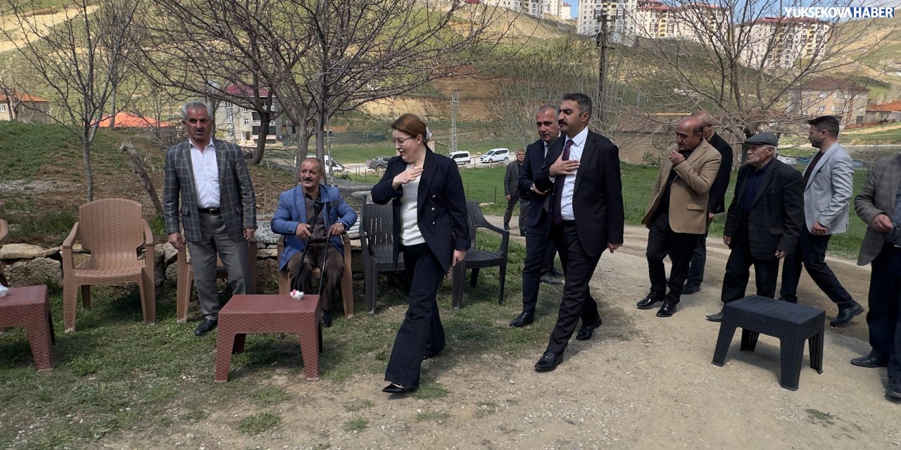 Yüksekova Belediyesi’nden yangınzede aileye ziyaret