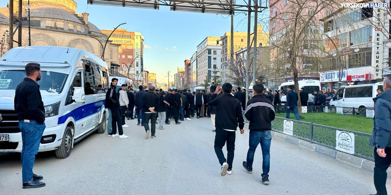 Yüksekova’da sürücü ile vatandaşlar arasında gerginlik
