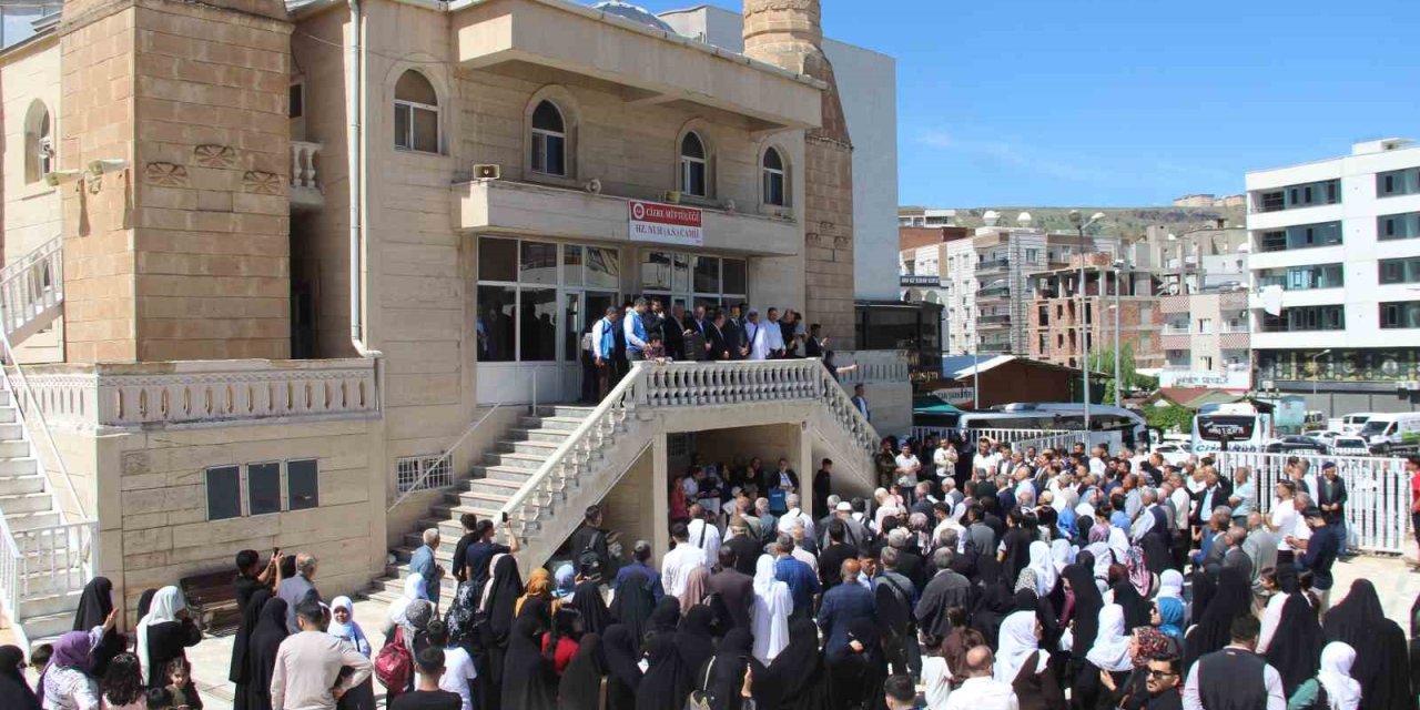 Şırnak’ta 139 hacı adayı kutsal topraklara uğurlandı