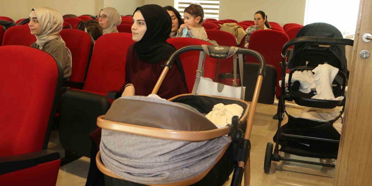 Diyarbakır’da lohusa anneler için bilgilendirme toplantısı yapıldı