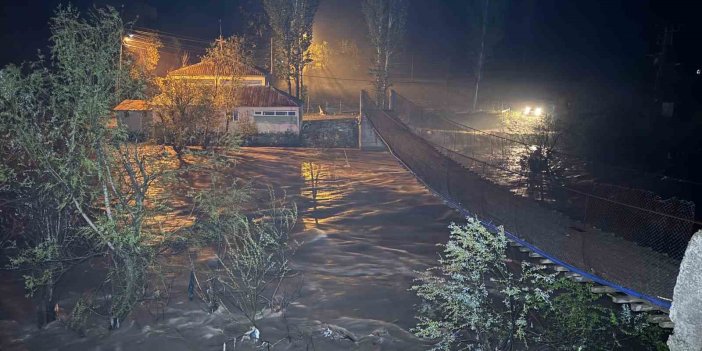 Şırnak’ta dere taştı, köylüler evlerini boşalttı