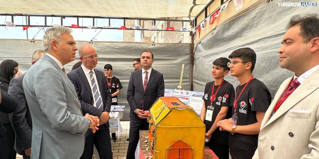 Yüksekova’daki TÜBİTAK Bilim Fuarı’na yoğun ilgi