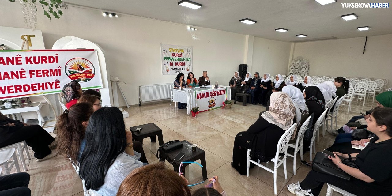 Yüksekova’da Kürt dili üzerine panel ve imza etkinliği düzenlendi