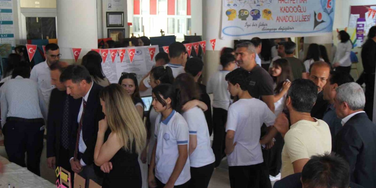 Cizre’de öğrenciler 20 farklı bilimsel proje sundu