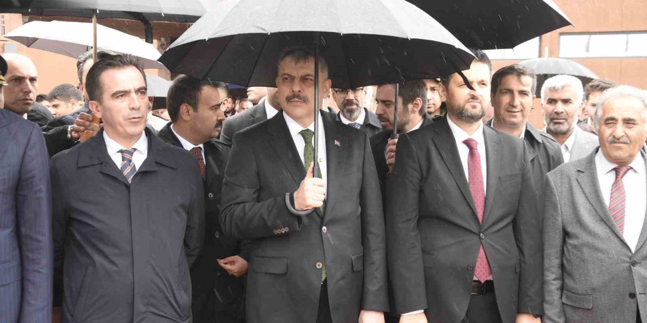 İçişleri Bakanı Mustafa Çiftçi, Bitlis'te Selçuklu Mezarlığını ziyaret etti