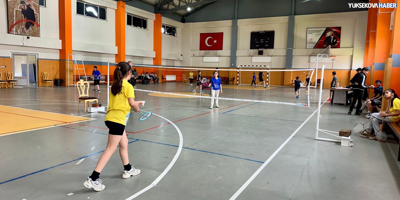 Yüksekova'da badminton turnuvası düzenlendi
