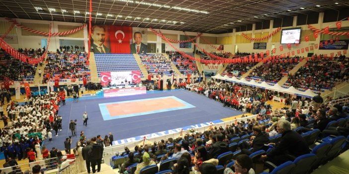 Van’da 19 Mayıs kutlaması