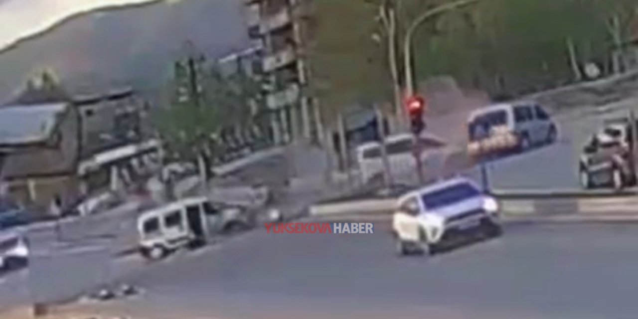 Yüksekova’da 9 kişinin yaralandığı kazanın görüntüleri ortaya çıktı