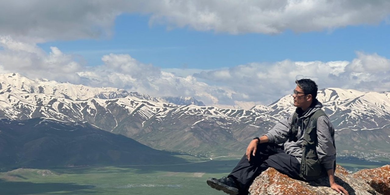 Japon gezgin Yüksekova’ya hayran kaldı