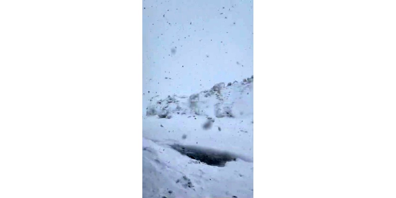 Şemdinli'de mayıs ayında kar yağışı