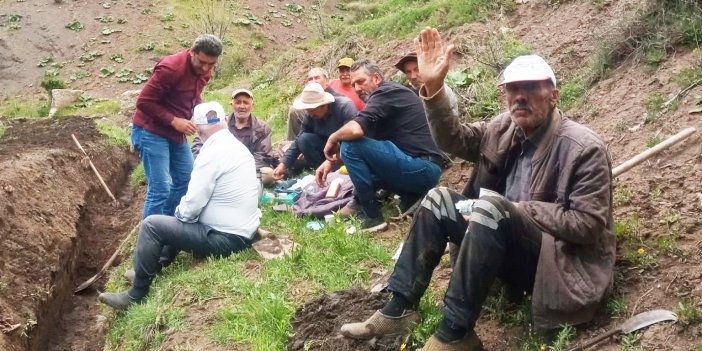 Bitlis'te köylülerden imece usulü su kanalı temizliği