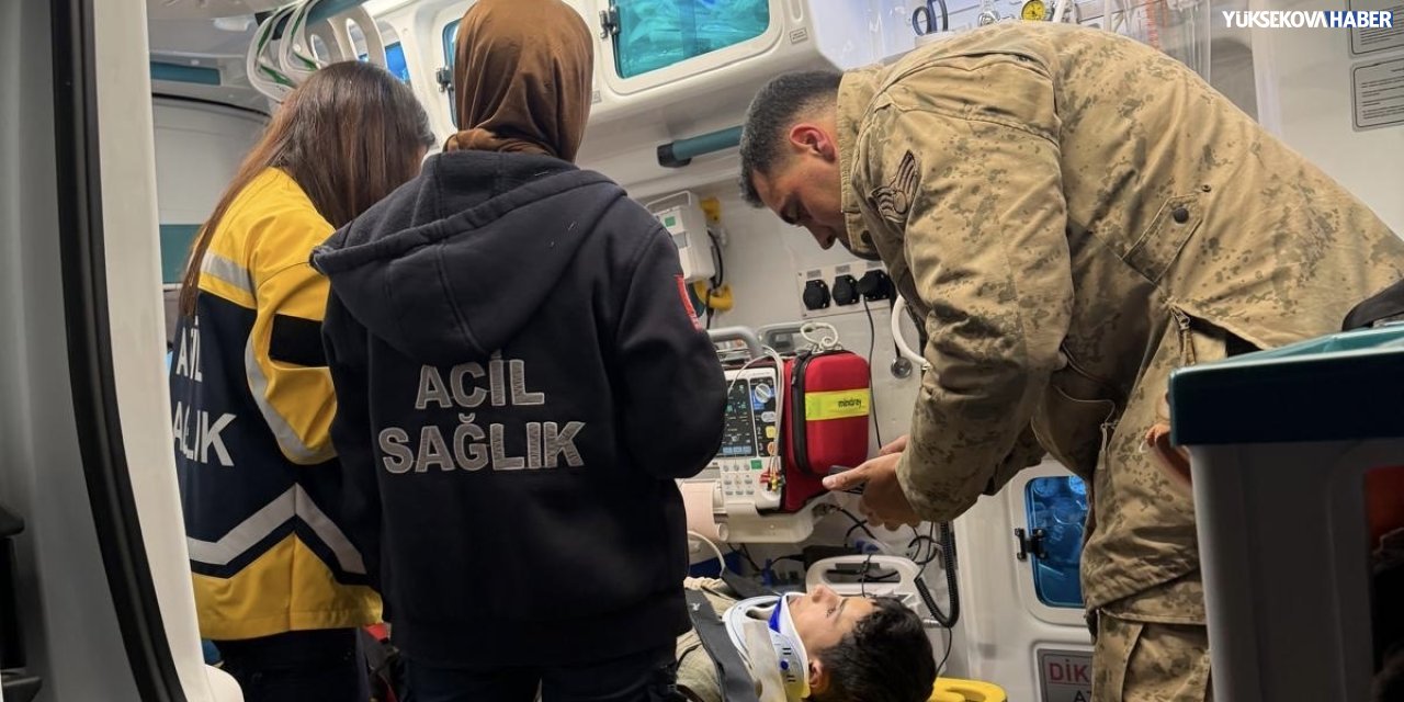 Dağda mahsur kalan çocuk ekiplerin ortak çalışmasıyla kurtarıldı
