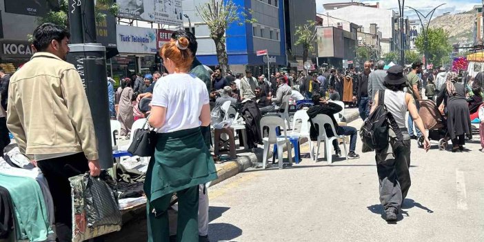 Van’da bayram yoğunluğu: Caddeler doldu taştı