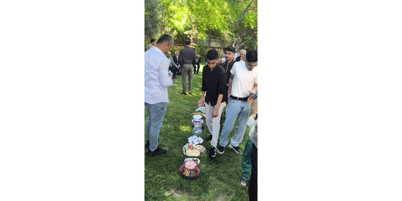 Diyarbakır’da eski bayramlaşma kültürü sürüyor