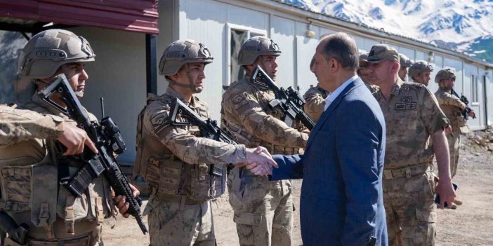 Vali Taşyapan, güvenlik güçleriyle bayramlaştı