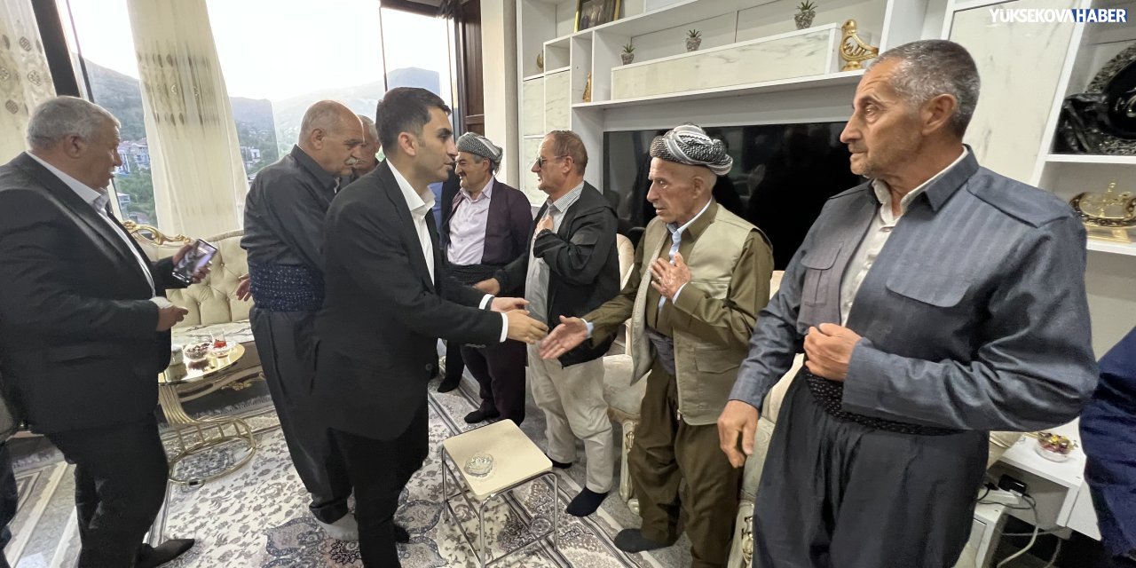 Şemdinli’de bayramlaşma ve taziye ziyaretleri gerçekleştirildi