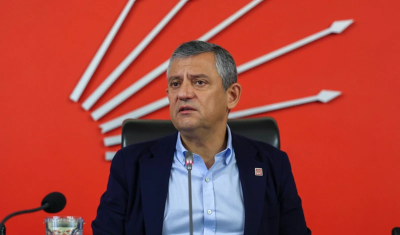 Özgür Özel: Derhal kurultay yapın, partiyi seçilmiş bir genel başkana kavuşturun