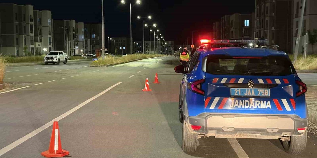 Diyarbakır’da halk otobüsü ile otomobil çarpıştı: 2 ölü