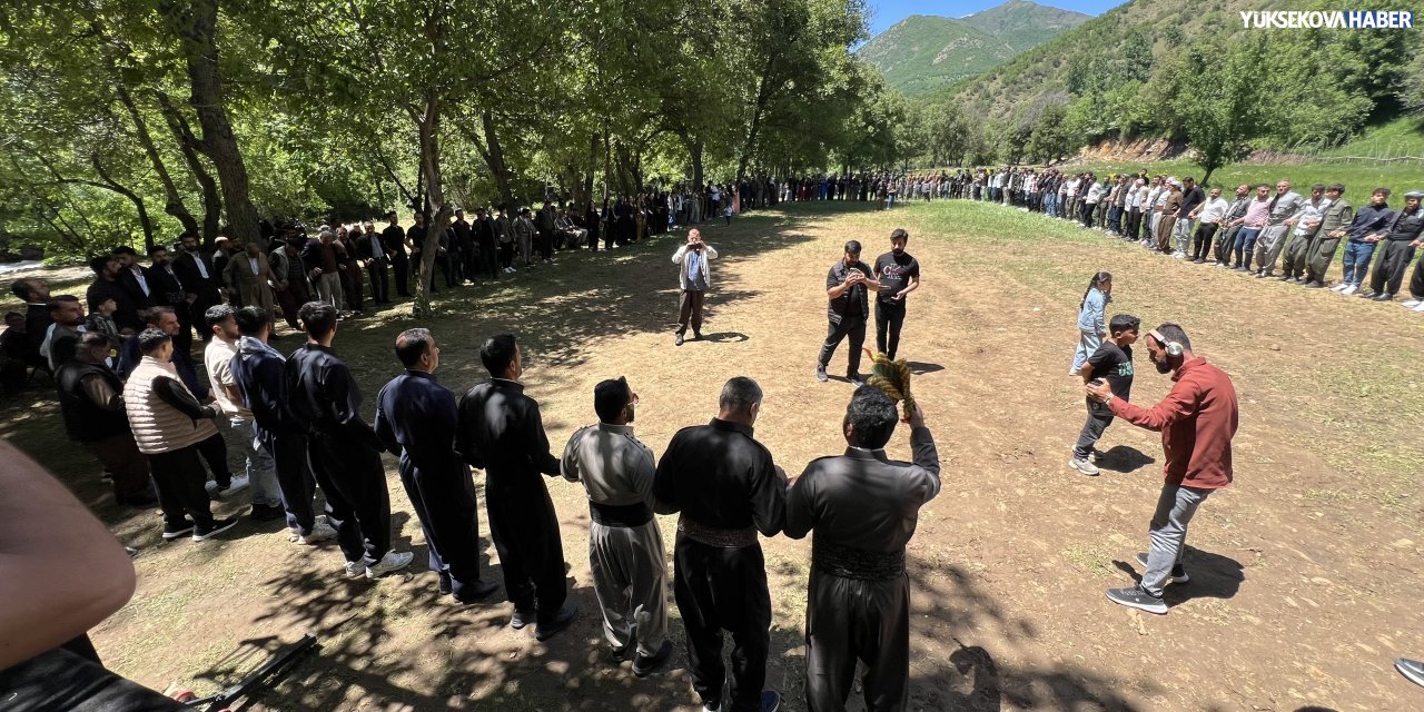 Şemdinli’de 1. gençlik ve kültür festivali halaylarla başladı