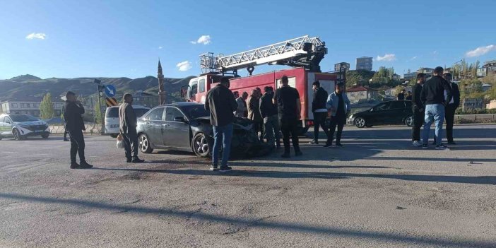Özalp’ta zincirleme kaza: 4 yaralı