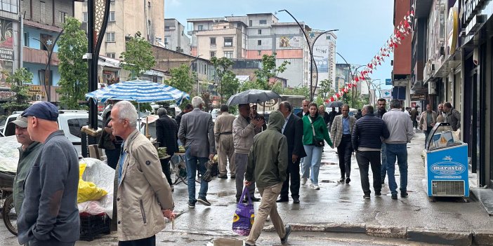 Yüksekova’da yağmur yağışı etkili oldu