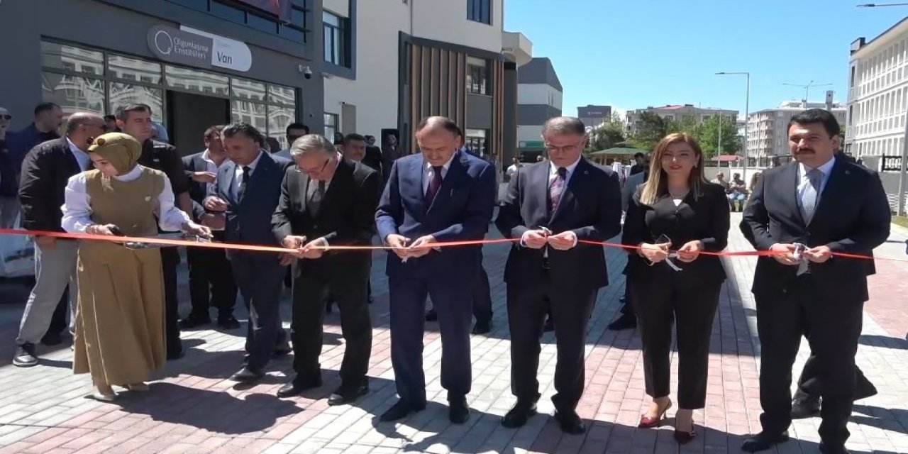 Van’da ‘Hayat Boyu Öğrenme Haftası’ sergisi açıldı