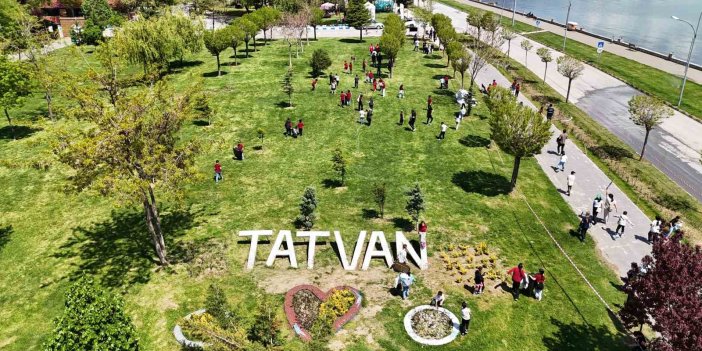 Tatvanlı öğrencilerden çevre temizliği