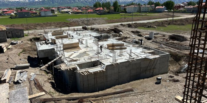 Yüksekova’da Fen Lisesi ve pansiyon inşaatında çalışmalar sürüyor