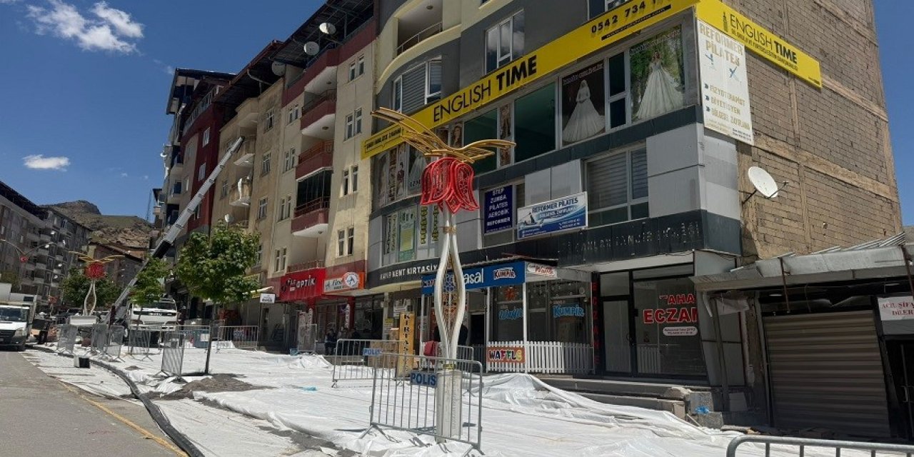 Dükkanlarından tahliye edilen esnaf, mağdur olduklarını söyledi