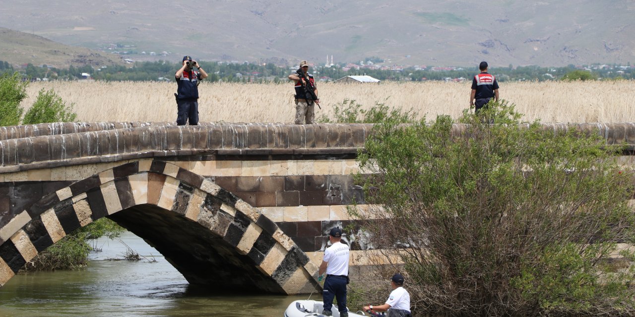 Jandarmadan Van'da dron destekli botlarla 7/24 denetim