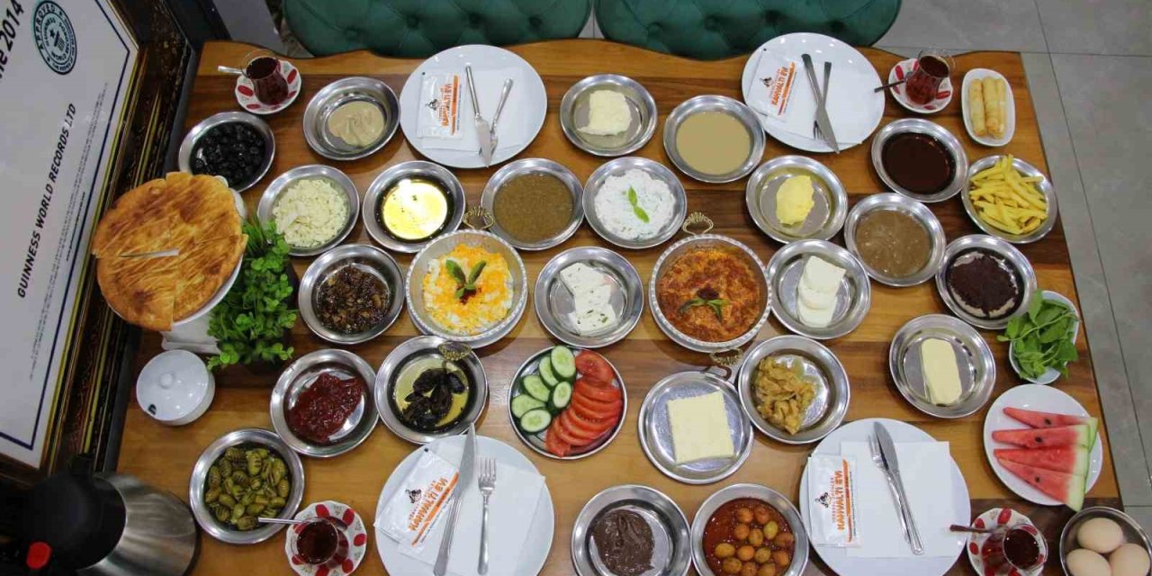 Van kahvaltısı "Dünya Kahvaltı Günü" ile dünyaya tanıtılıyor