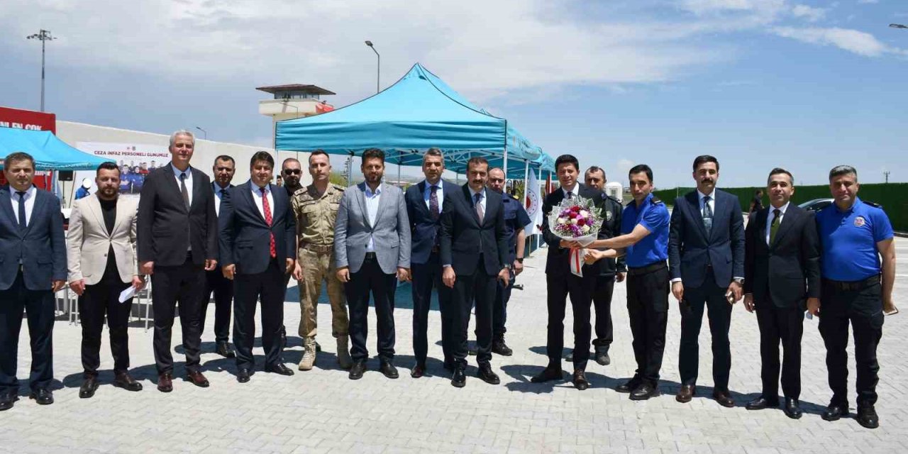 Ahlat’ta "Ceza İnfaz Kurumu Personel Günü" kutlaması