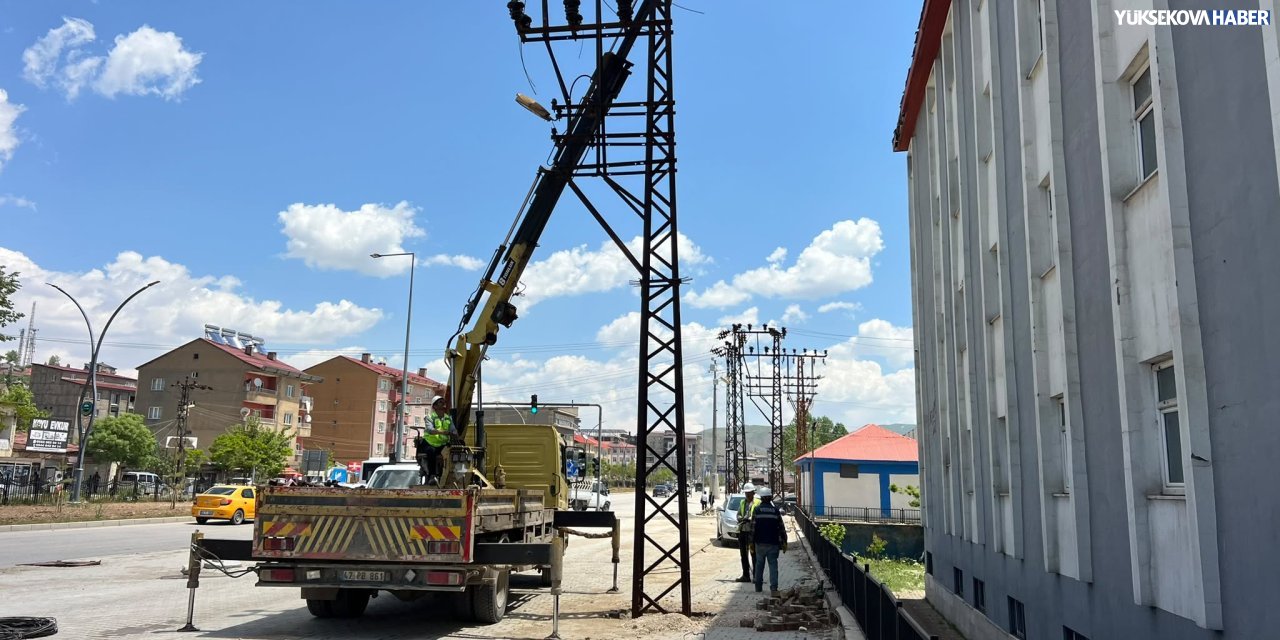 İpek Yolu’ndaki elektrik direkleri kaldırılıyor