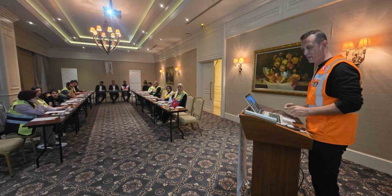 İHAKUT Van’da toplantı gerçekleştirdi