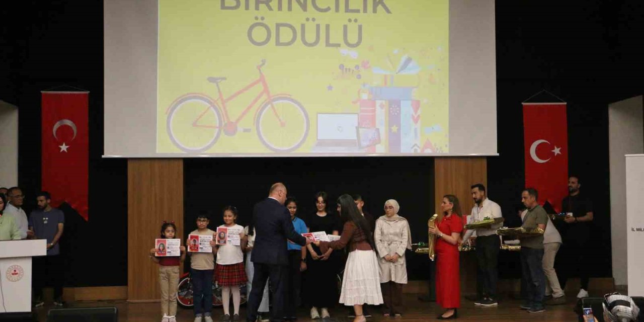 Diyarbakırlı öğrenciler ödüllendirildi