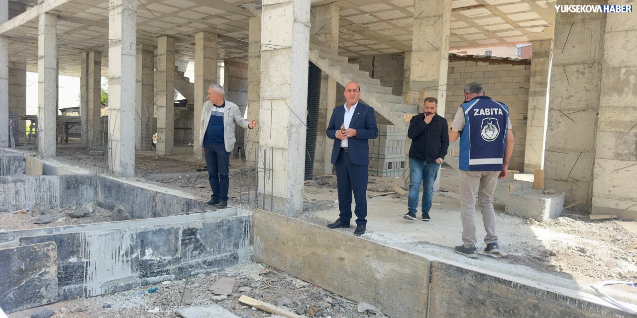 Yüksekova Belediyesi'nden kaçak yapılara sıkı dene